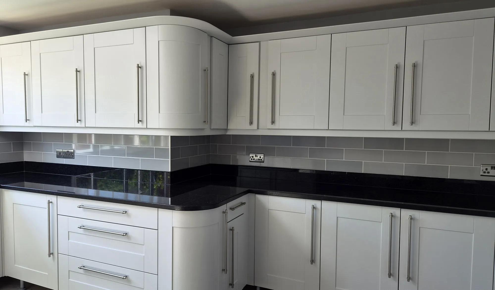 The Ultimate Guide to Kitchen Paint Durability: Trade Coatings vs. Retail Paints