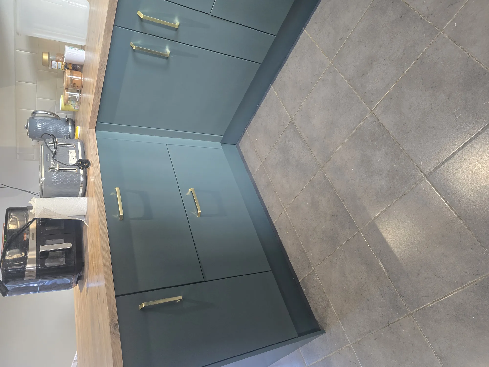 Can You Spray Laminate and Foil-Wrapped Kitchen Cabinets? Adhesion Primers Explained — image 4