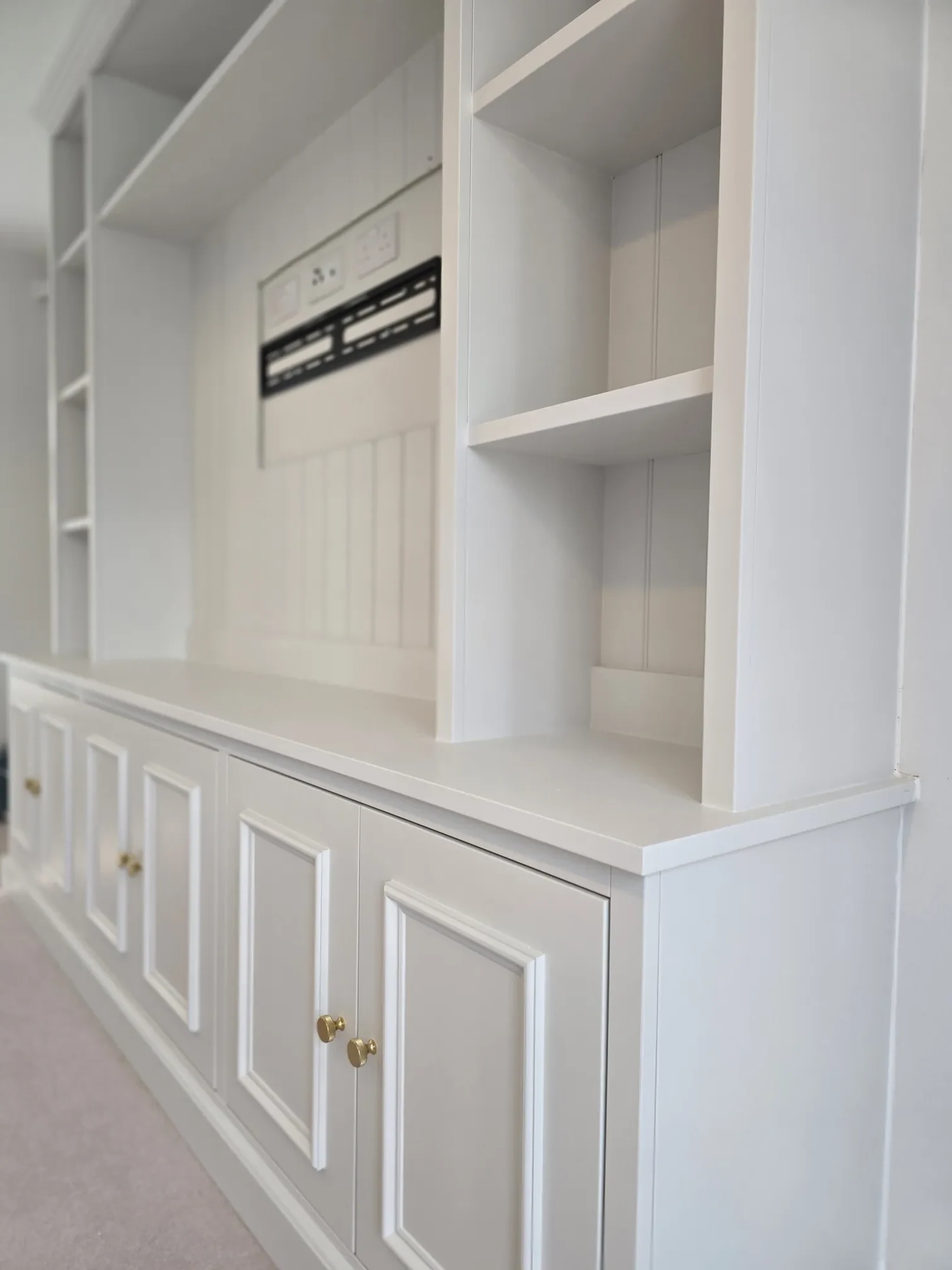 How We Achieve a 'Glass Finish' on Living Room Media Units: Process Breakdown