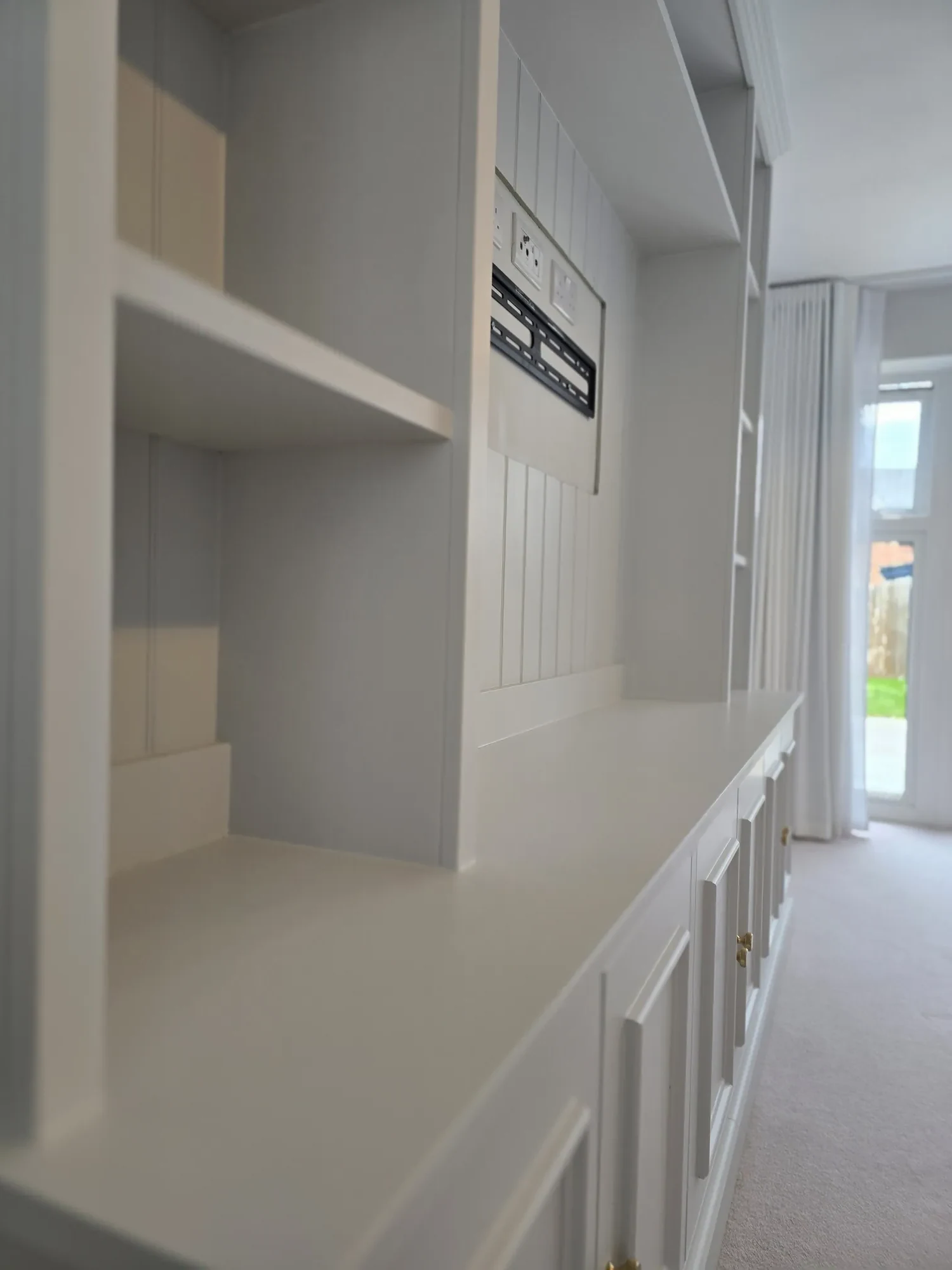 How We Achieve a 'Glass Finish' on Living Room Media Units: Process Breakdown — image 2