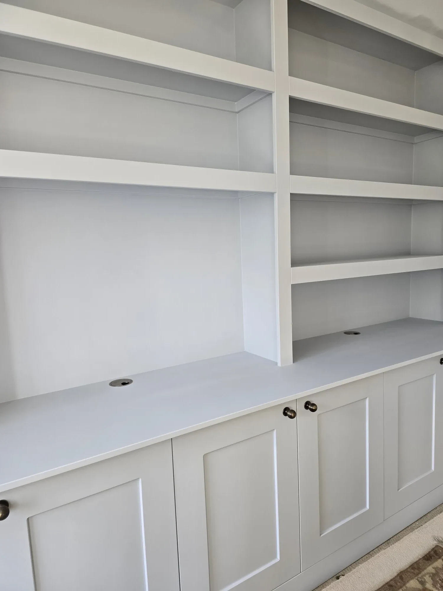 Choosing the Right Sheen for Built-In Furniture: From Dead-Matte to High-Gloss