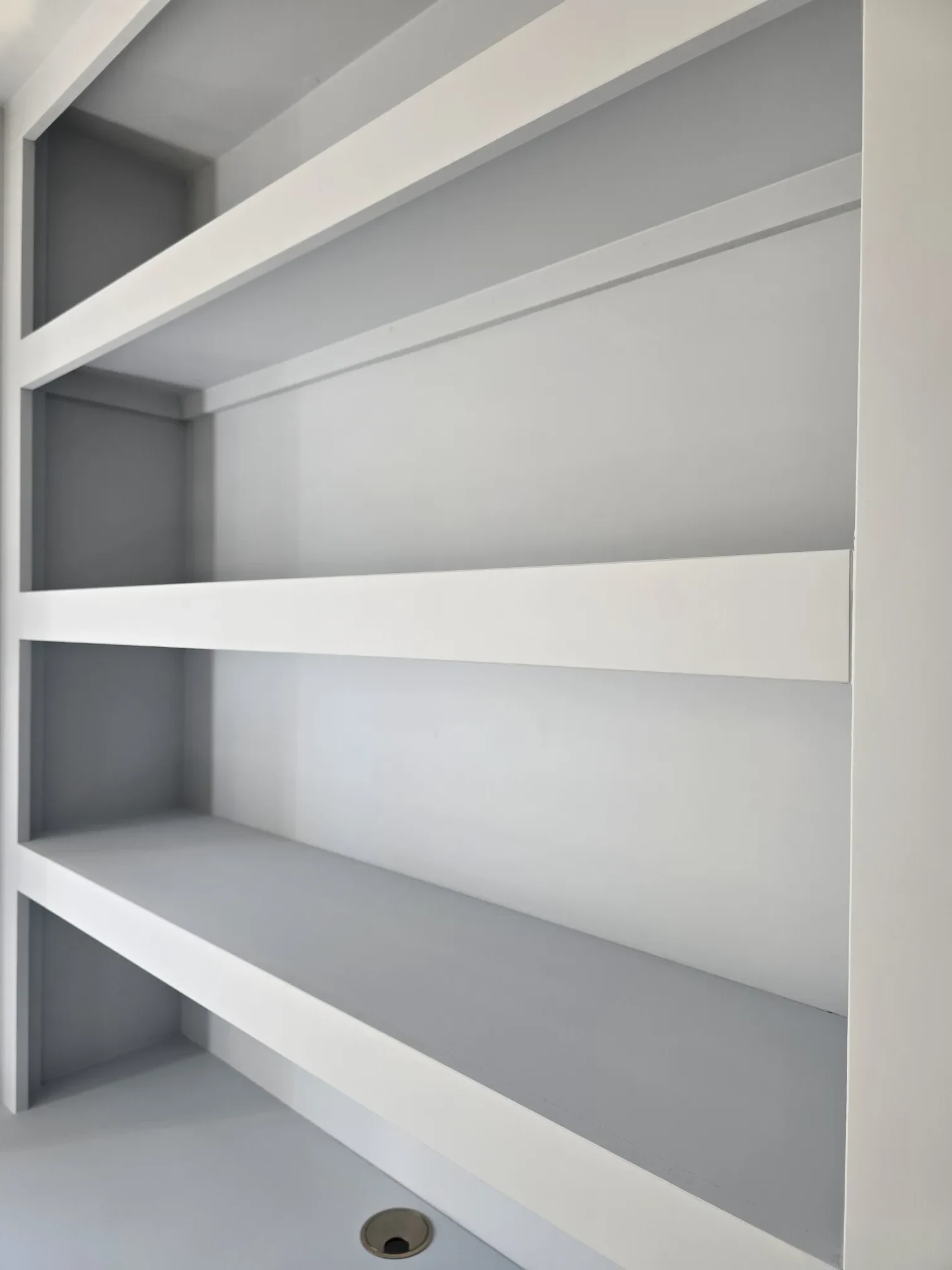 Choosing the Right Sheen for Built-In Furniture: From Dead-Matte to High-Gloss — image 4